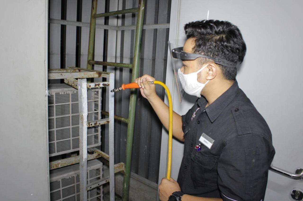 Verse Lite Hotel Gajah Mada Yakarta Exterior foto