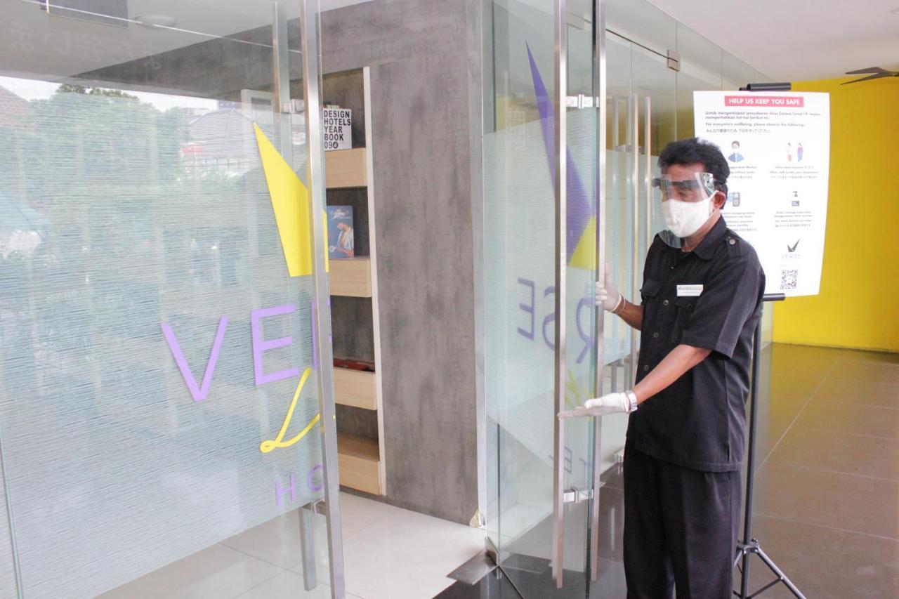 Verse Lite Hotel Gajah Mada Yakarta Exterior foto