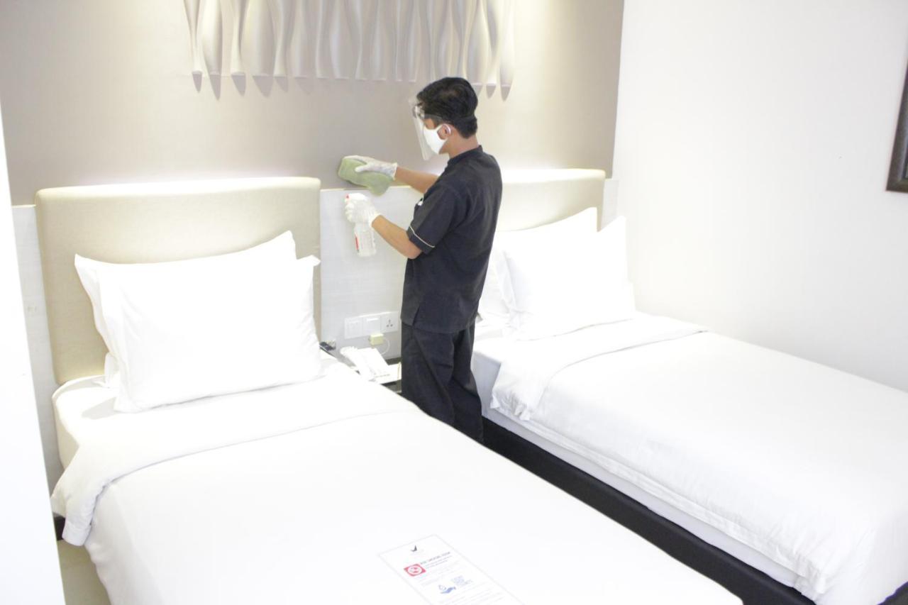 Verse Lite Hotel Gajah Mada Yakarta Exterior foto