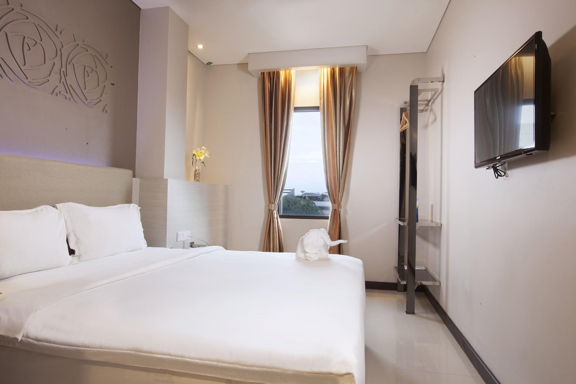 Verse Lite Hotel Gajah Mada Yakarta Exterior foto