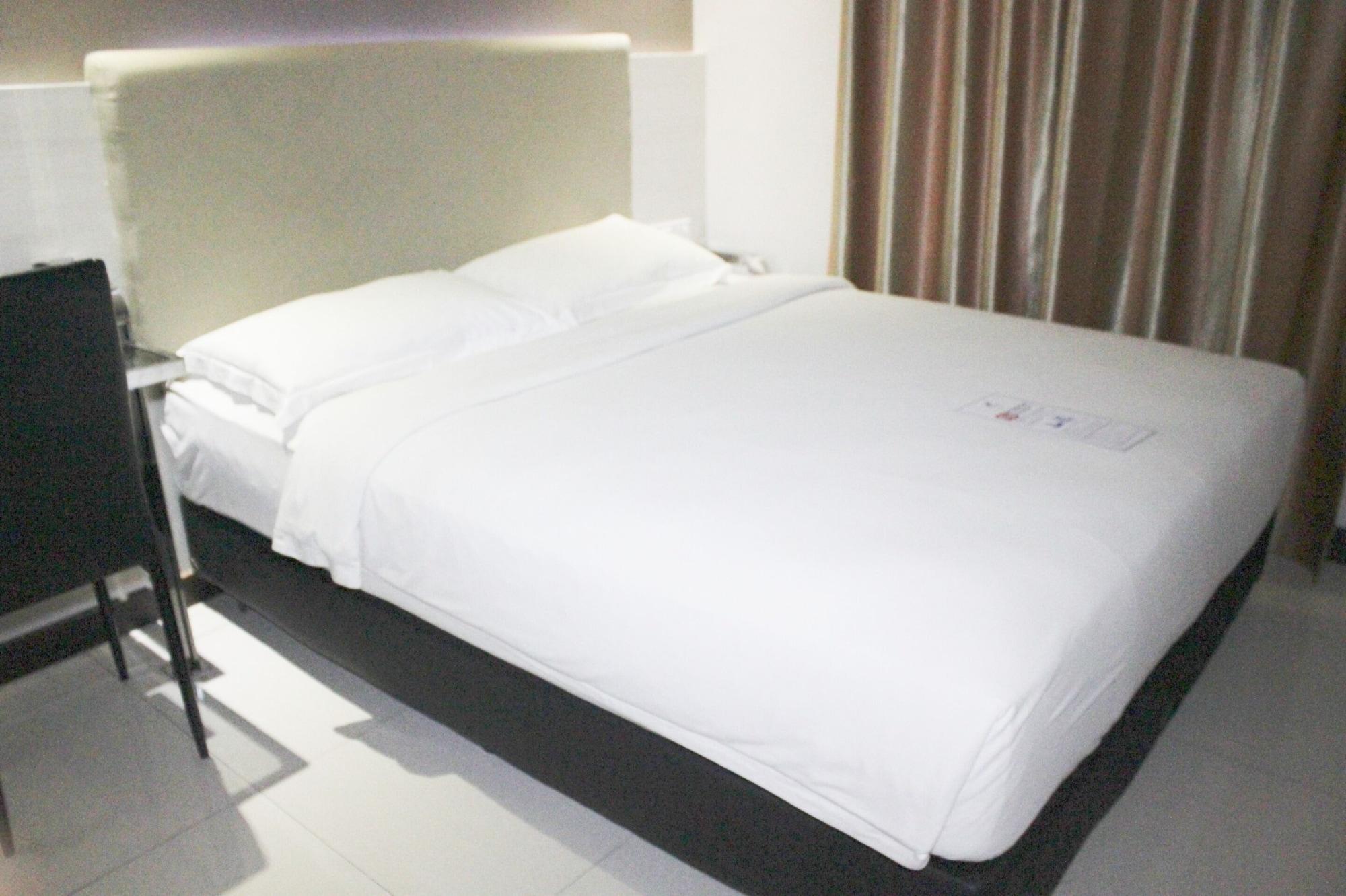 Verse Lite Hotel Gajah Mada Yakarta Exterior foto