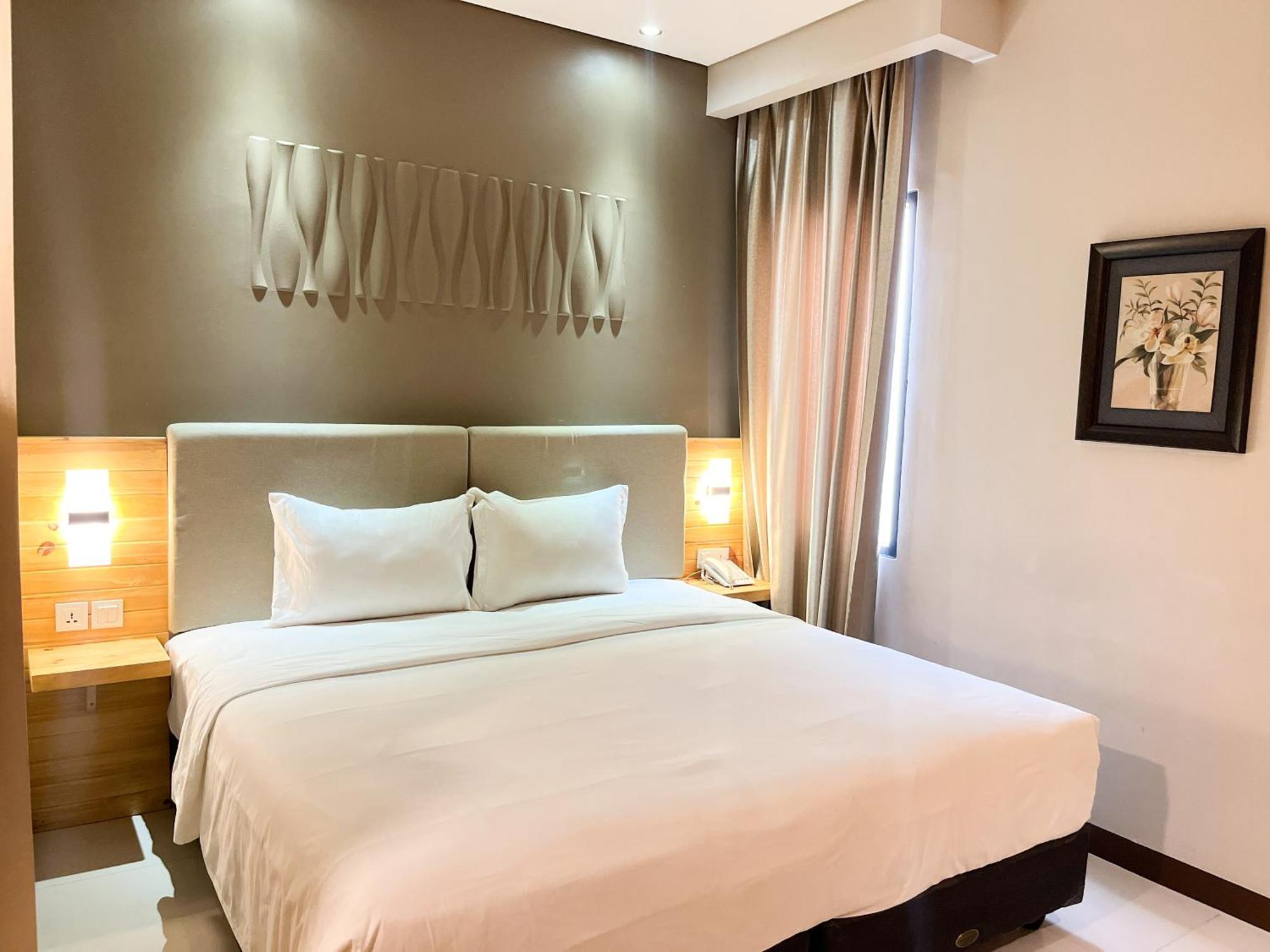 Verse Lite Hotel Gajah Mada Yakarta Exterior foto